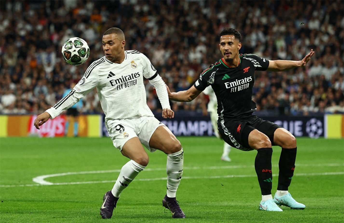 阿森纳翻盘皇马，本泽马点燃赛场