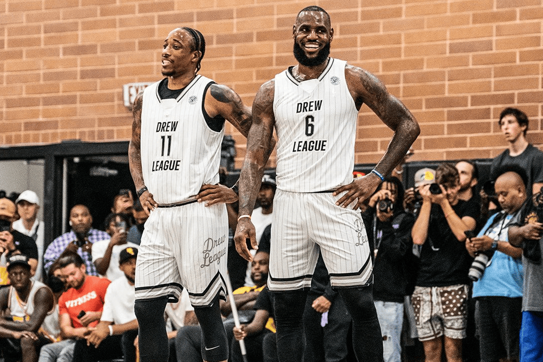 湖人完胜骑士，德罗赞统治全场