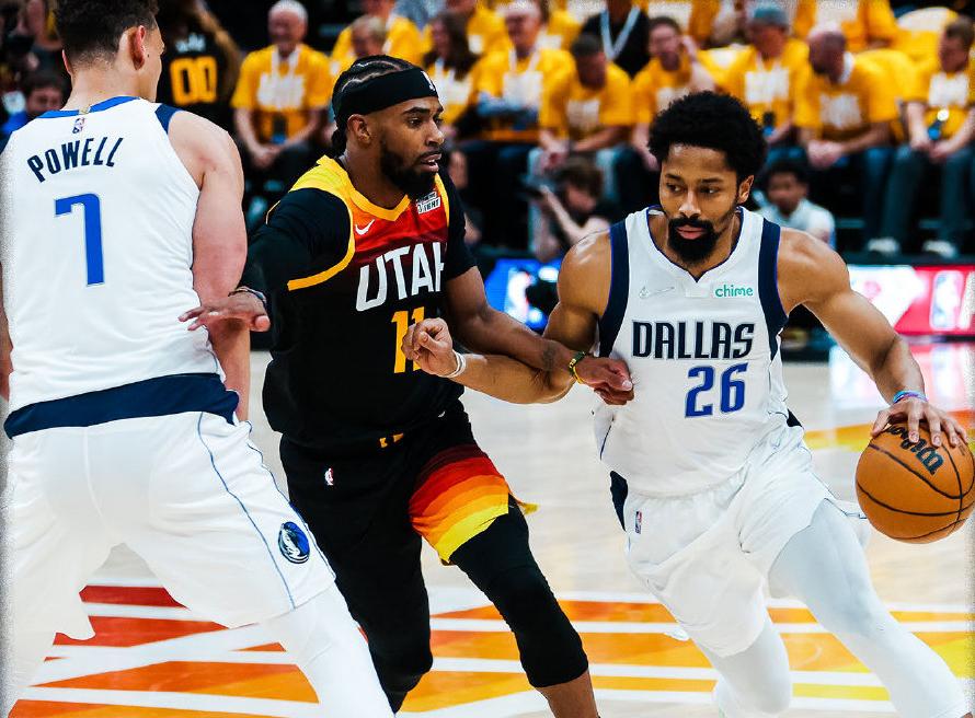 天津队完胜爵士，克莱带队取胜