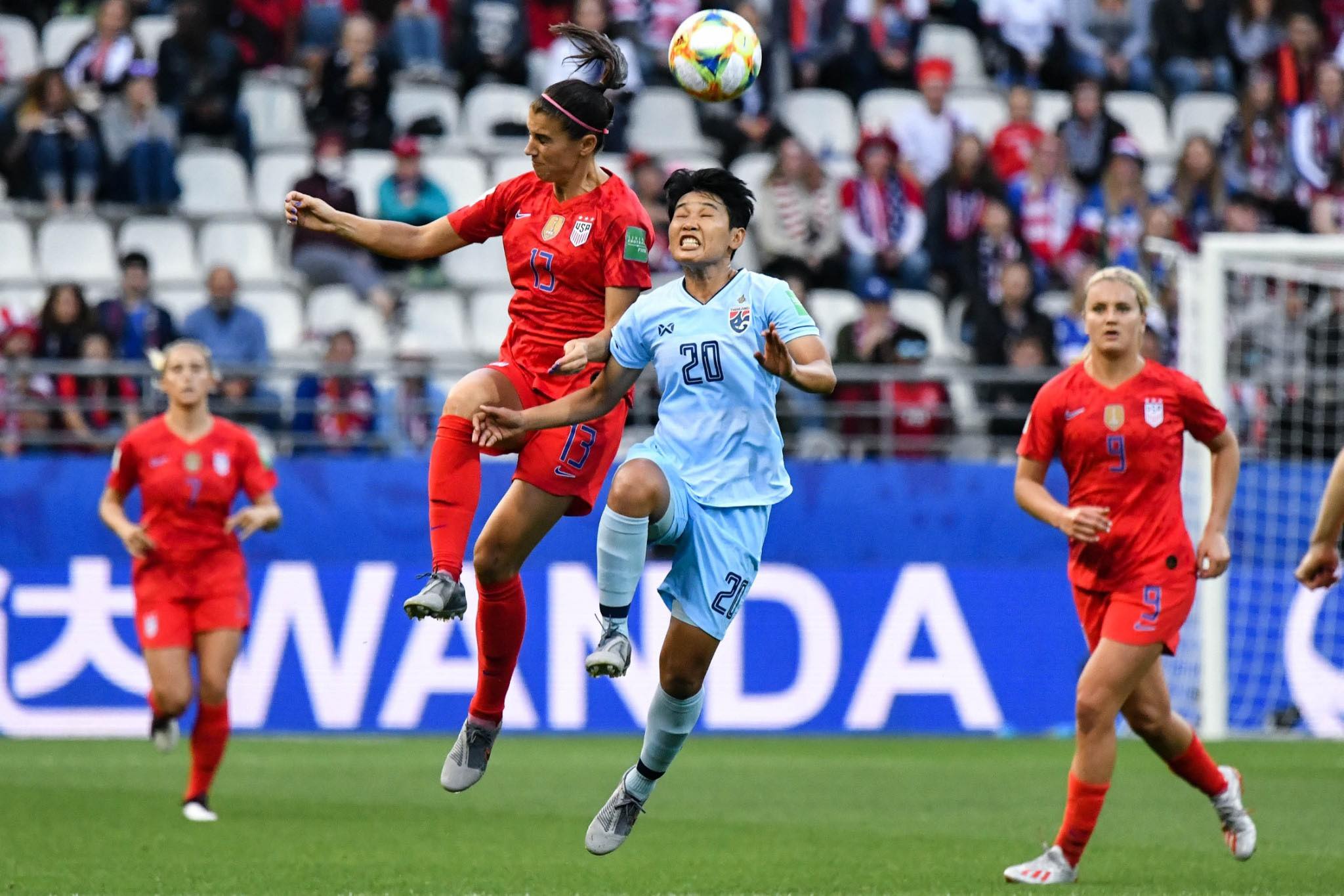 泰国队鏖战韩国队，郑思维统治全场