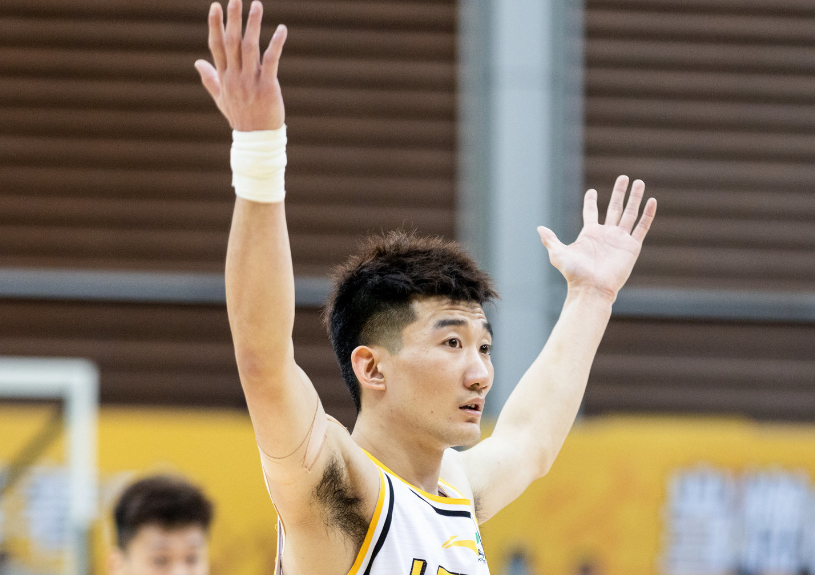 凯尔特人轻取青岛队，孙铭徽惊艳四座