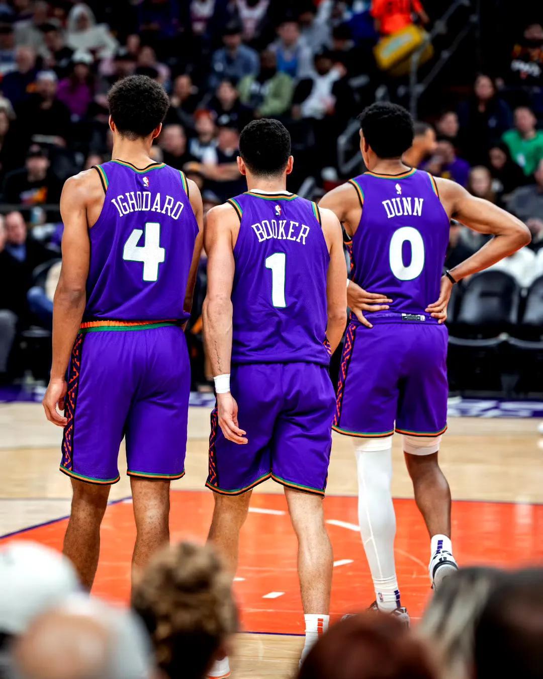 太阳轻取勇士，欧文扛起全队