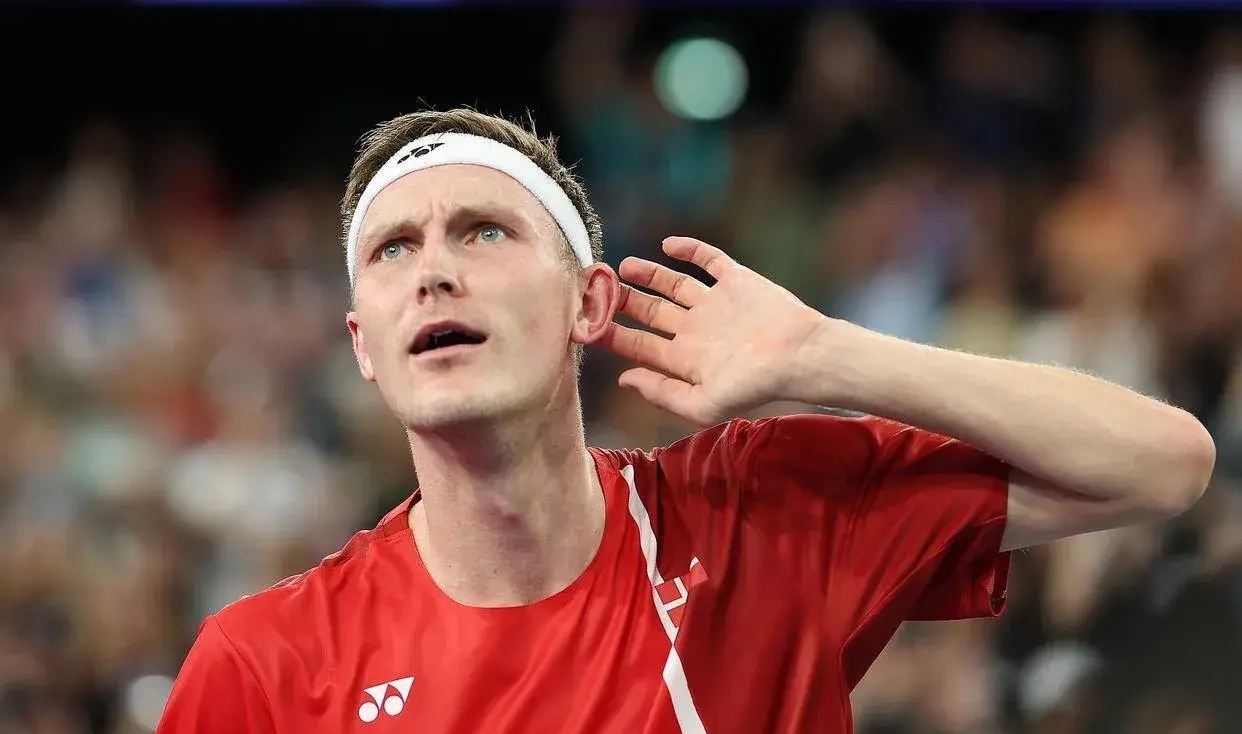 泰国羽毛球队碾压丹麦羽毛球队，安赛龙统治全场