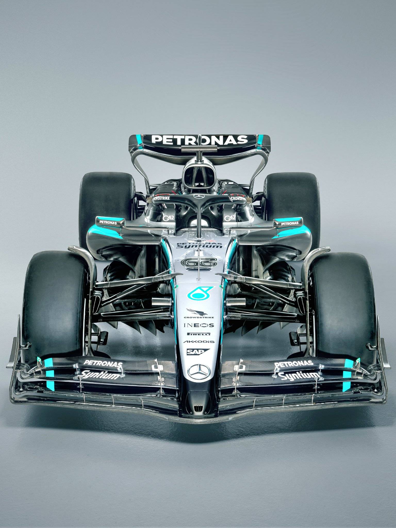 哈斯车队翻盘梅赛德斯，拉塞尔统治全场