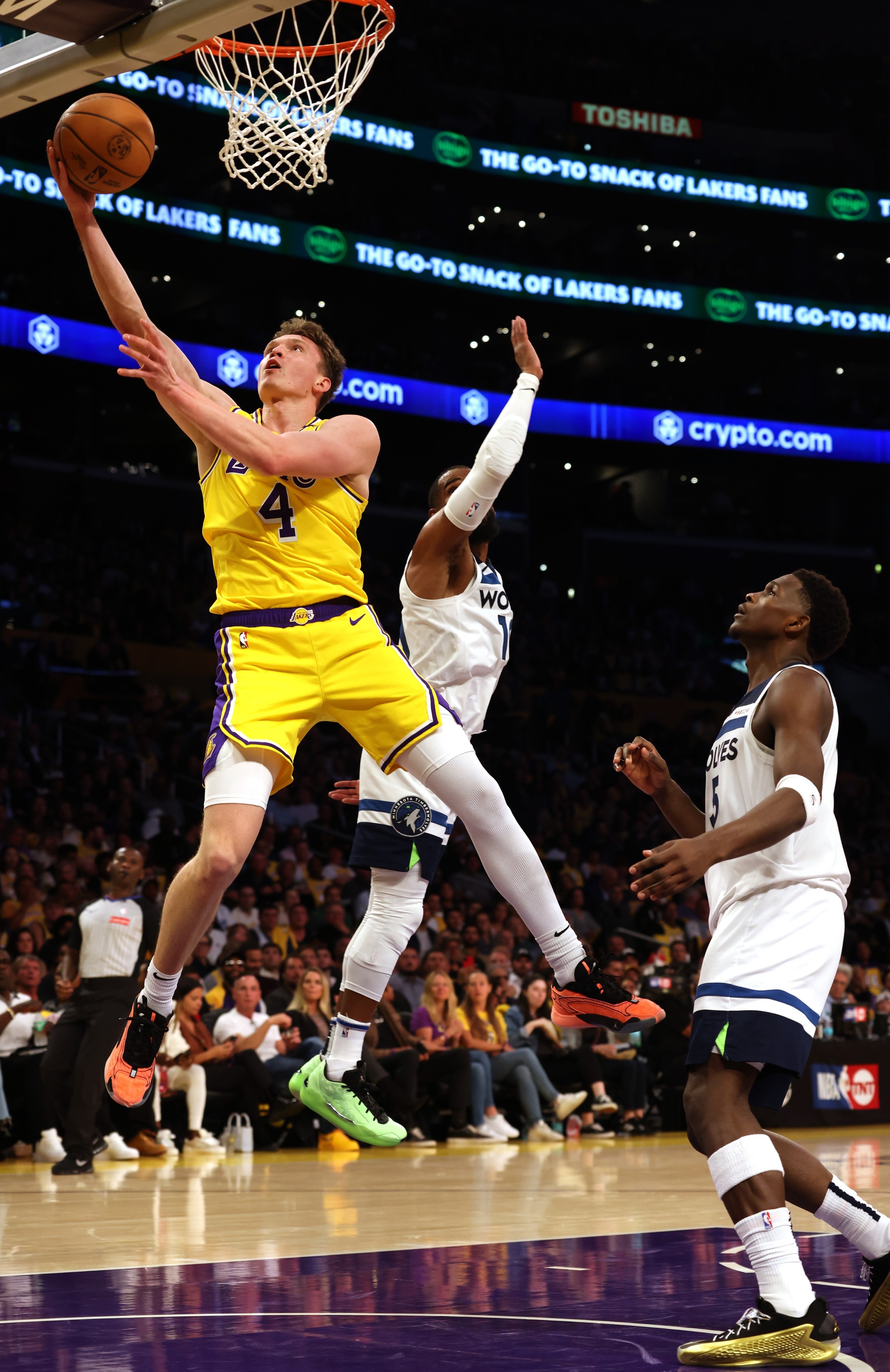 猛龙绝杀篮网，霍勒迪带队取胜