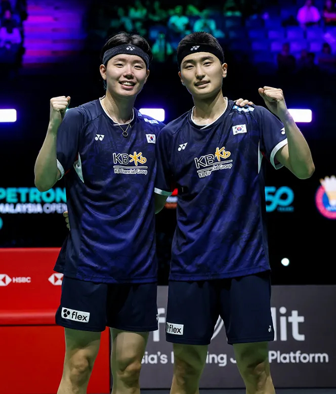 印度羽毛球队完胜日本羽毛球队，林丹高光表现