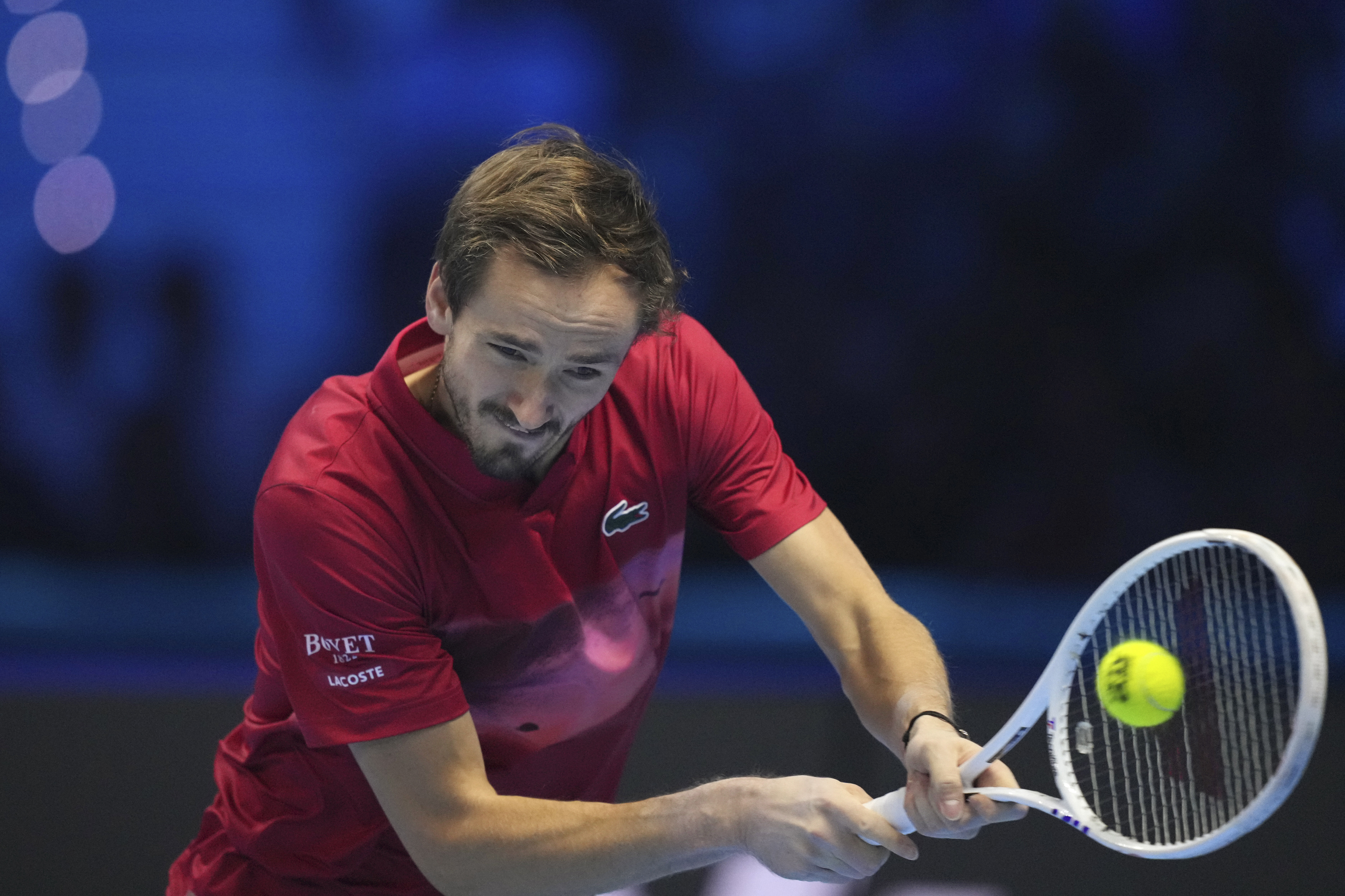ATP总决赛轻取年终总决赛，梅德韦杰夫惊艳四座