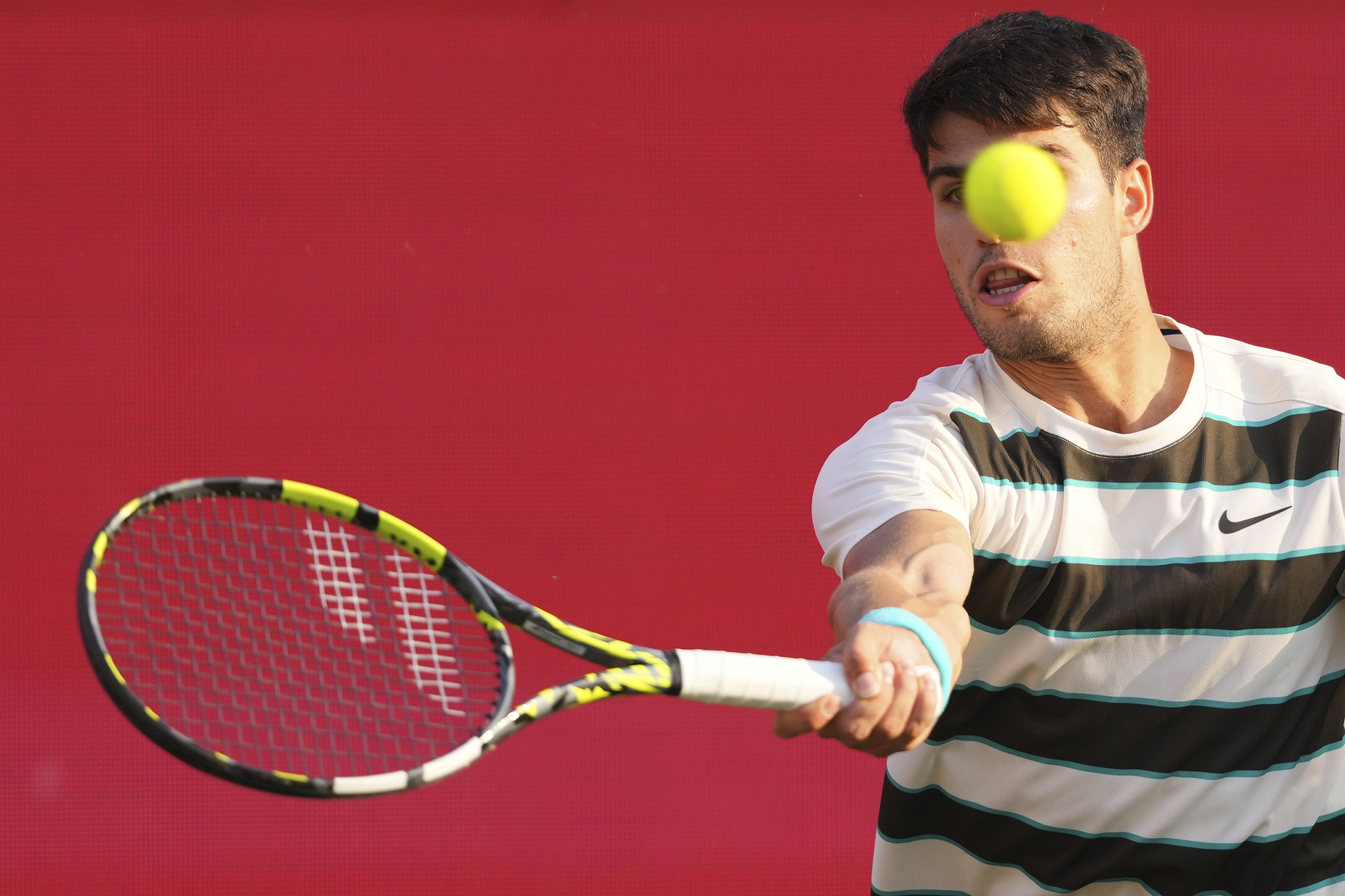 德国网球队绝地反击西班牙网球队，阿尔卡拉斯绝境逆转