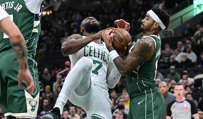 雄鹿客场逆转凯尔特人,继续保持不败势头 雄鹿客场逆转凯尔特人,继续保持不败势头