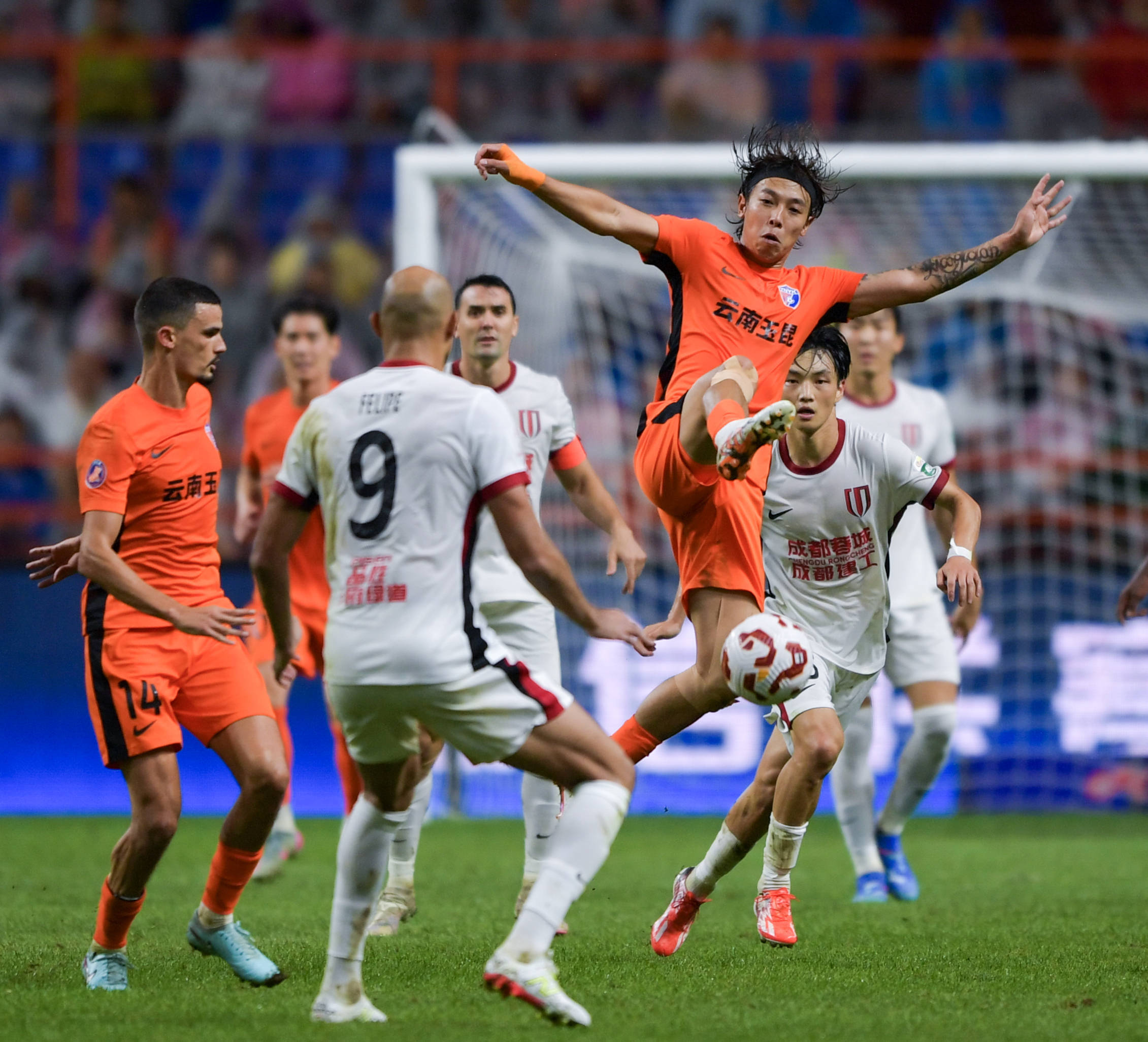 中超职业足球赛场最新状况分析