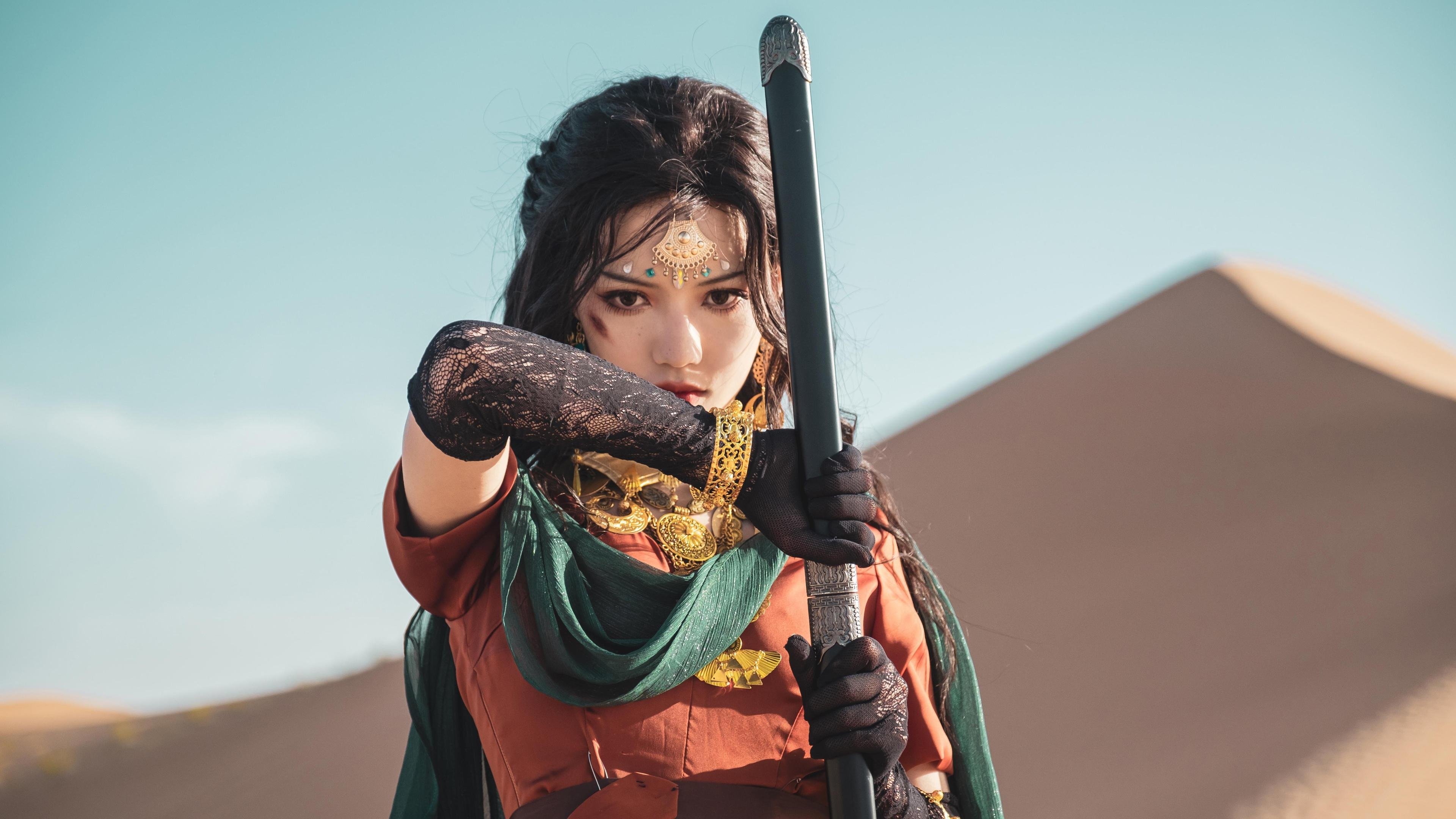 黄蜂节奏掌控篮网，西亚卡姆在F1新赛季揭幕战接管比赛