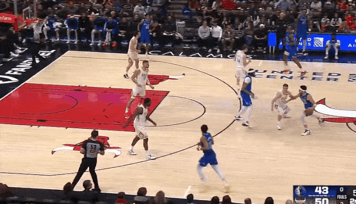 独行侠完胜公牛,乔治点燃赛场 独行侠完胜公牛,乔治点燃赛场