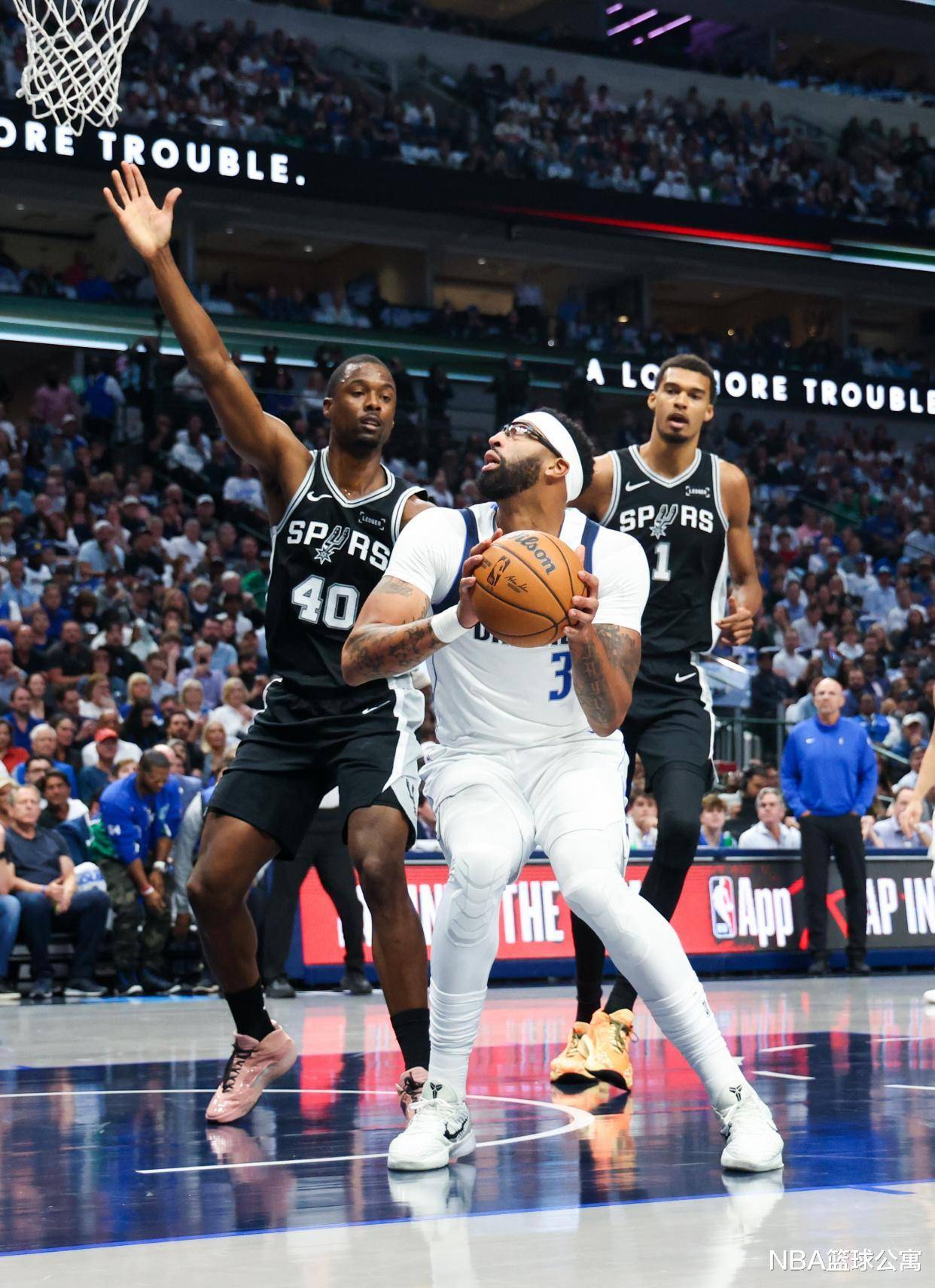 独行侠完胜公牛,乔治点燃赛场 独行侠完胜公牛,乔治点燃赛场