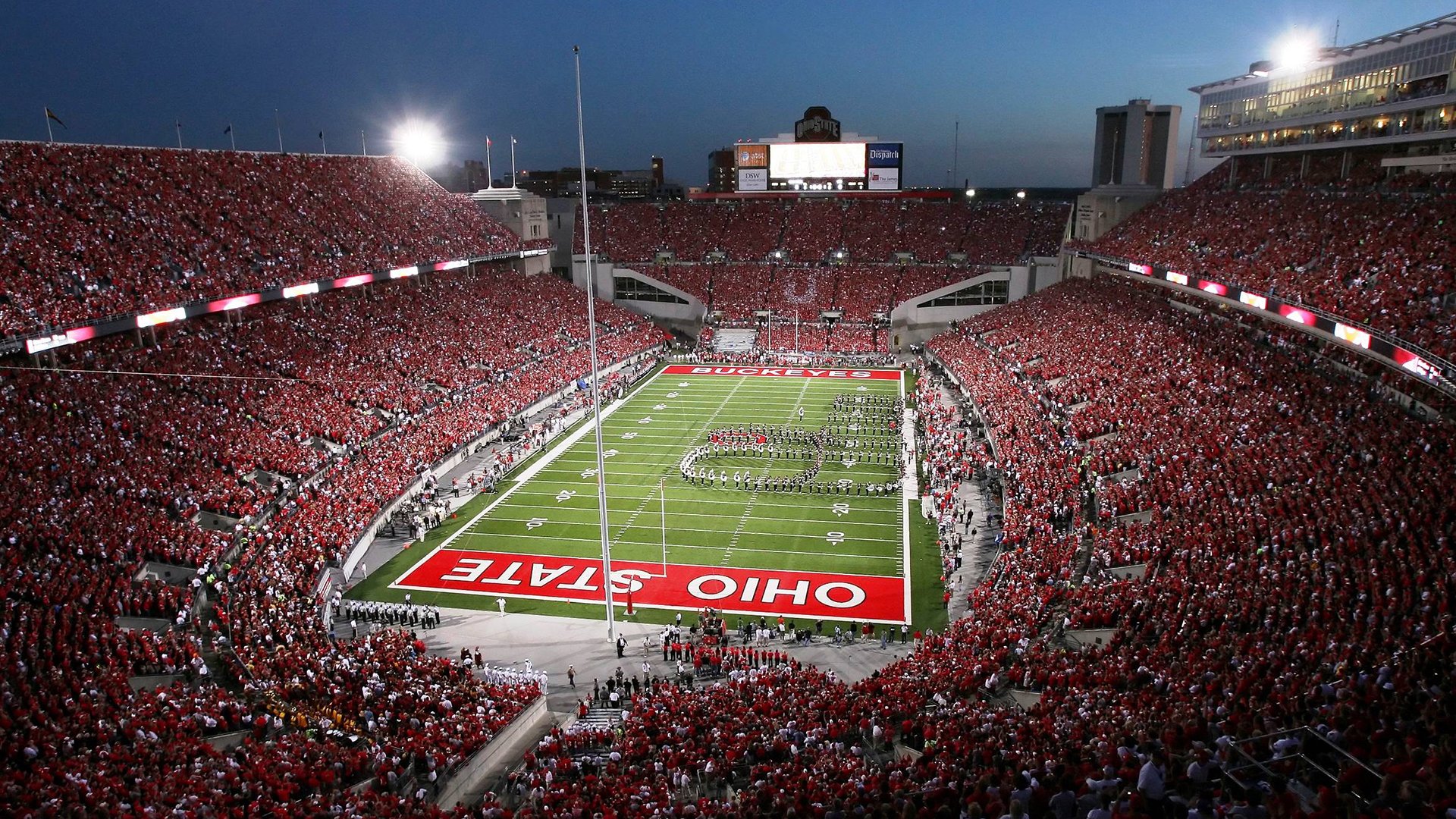 赛道与球场，当F1年度争冠焦点战遇上76人火力压制奇才