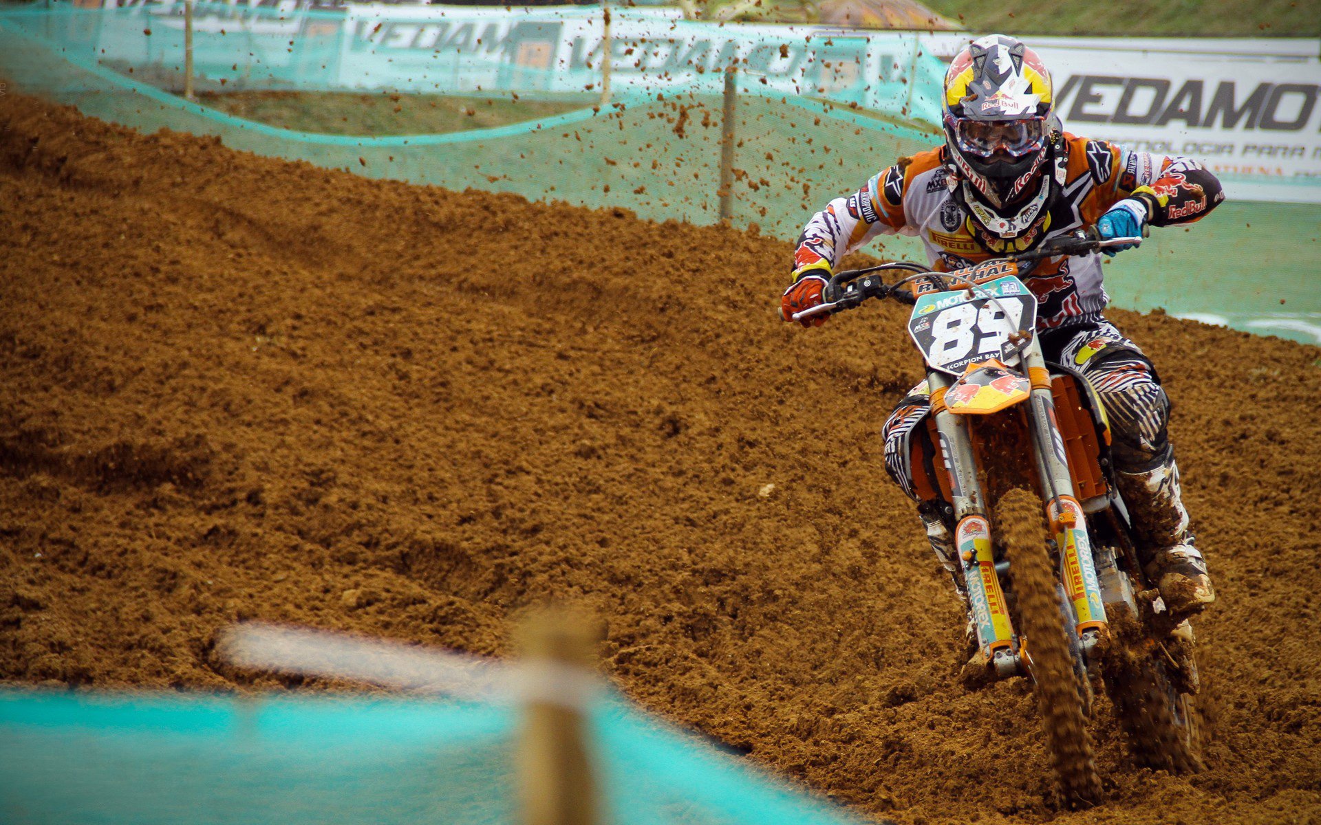 绿茵场上的文明对话,伊拉克碾压佛罗伦萨,奥利维耶如何成为关键先生?